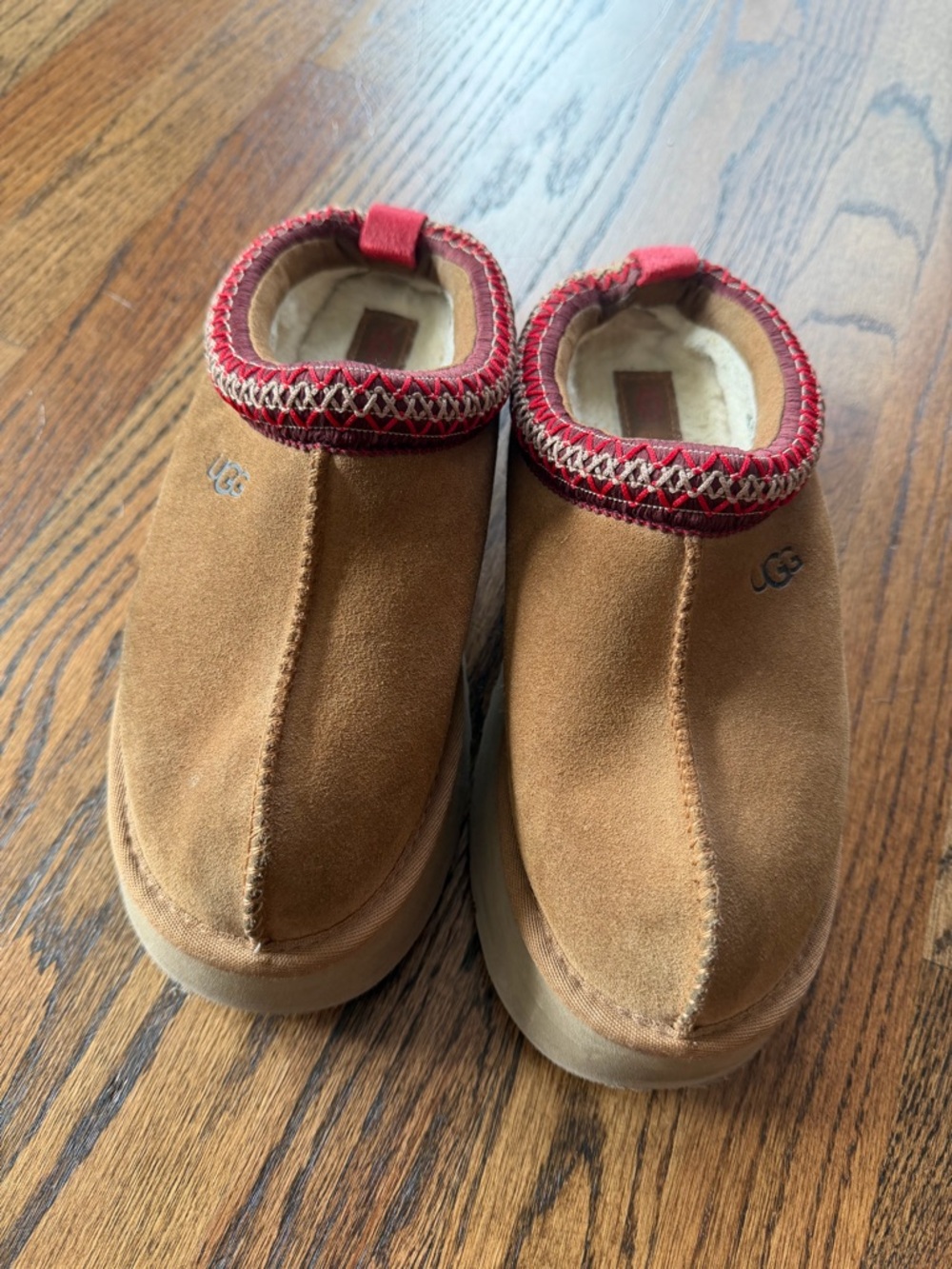 UGG Tazz Slippers in Chestnut Suede